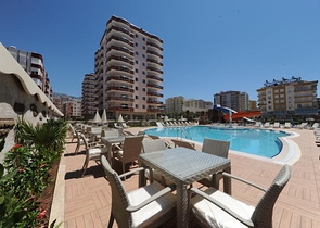 مجمع حديث في منطقة محمودلار - ألانيا