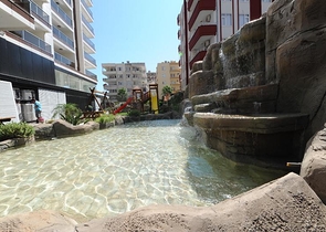 مجمع حديث في منطقة محمودلار - ألانيا