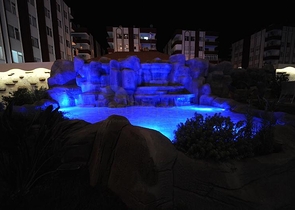 مجمع حديث في منطقة محمودلار - ألانيا