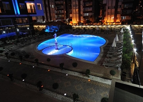 مجمع حديث في منطقة محمودلار - ألانيا