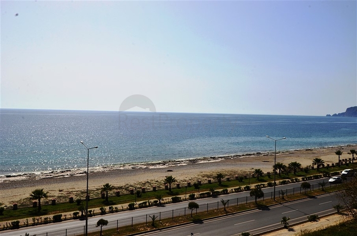 شقة على البحر مباشرة في كاستل / الانيا 