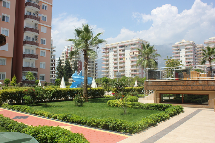 شقق مختلفة ضمن مجمع في وسط ومركز المدينة 