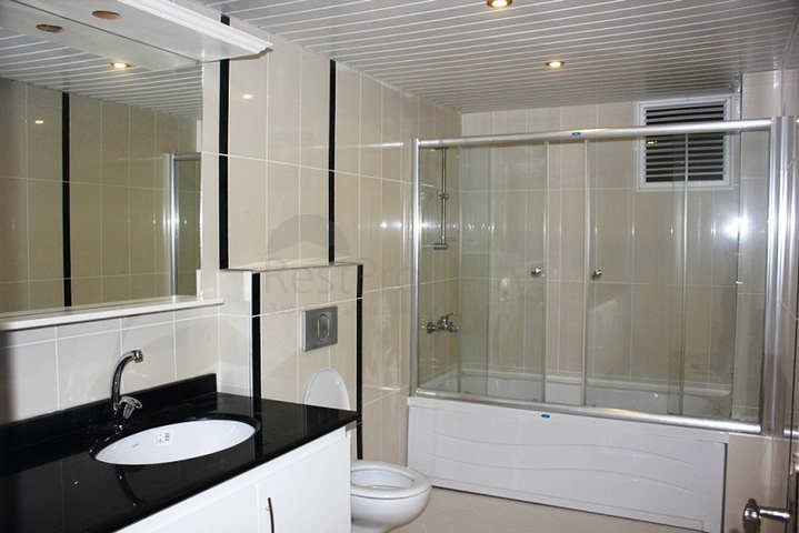 شقق مختلفة ضمن مجمع في وسط ومركز المدينة 