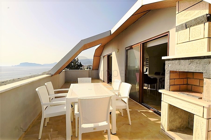 شقة واسعة على البحر مباشرة في الانيا / كاستل