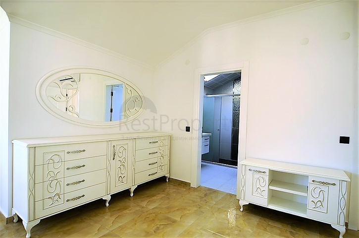 شقة واسعة على البحر مباشرة في الانيا / كاستل