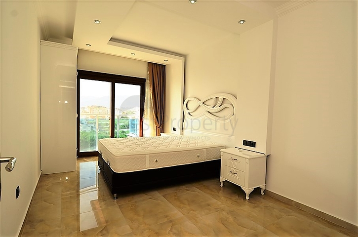 شقة واسعة على البحر مباشرة في الانيا / كاستل