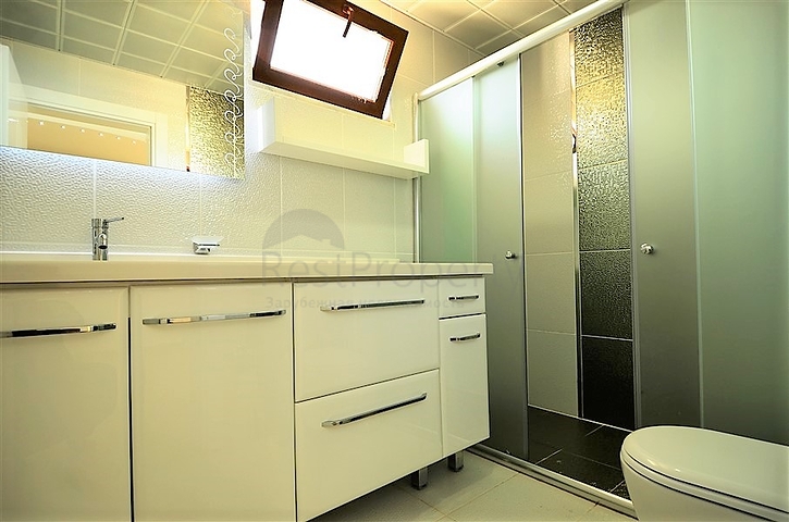 شقة واسعة على البحر مباشرة في الانيا / كاستل