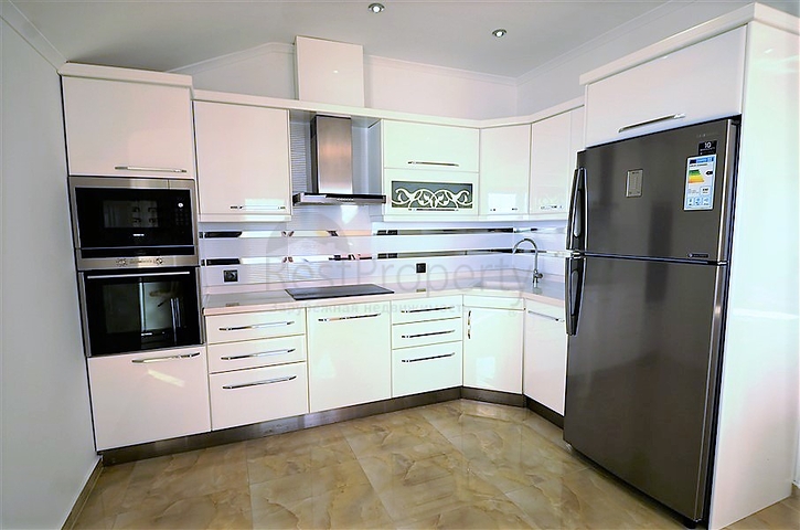 شقة واسعة على البحر مباشرة في الانيا / كاستل