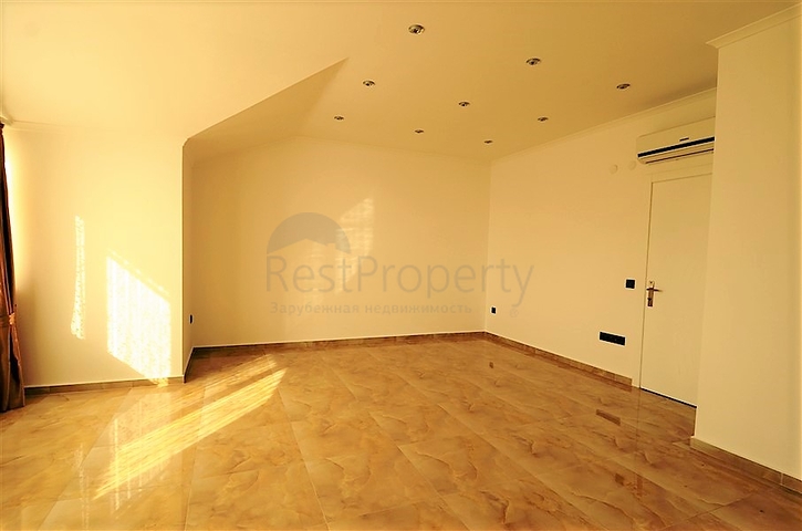 شقة واسعة على البحر مباشرة في الانيا / كاستل