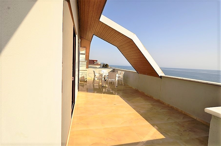 شقة واسعة على البحر مباشرة في الانيا / كاستل