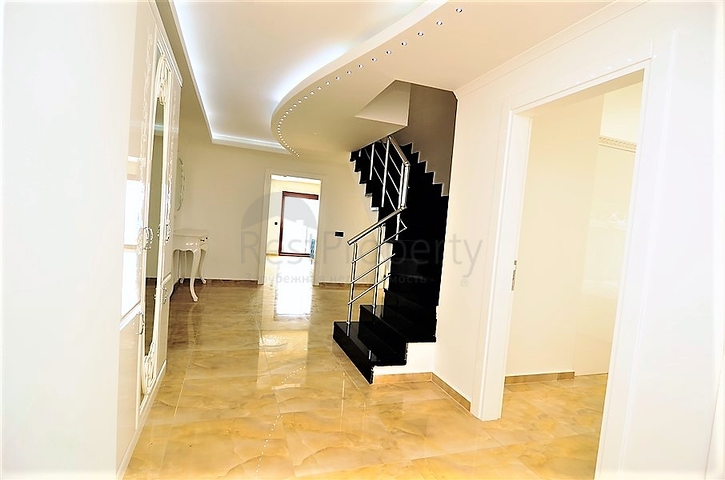 شقة واسعة على البحر مباشرة في الانيا / كاستل