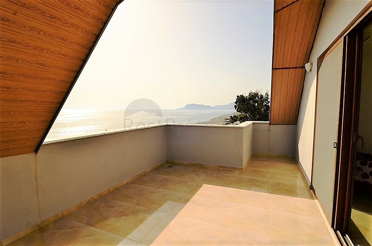 شقة واسعة على البحر مباشرة في الانيا / كاستل