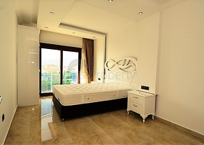 شقة واسعة على البحر مباشرة في الانيا / كاستل