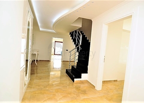 شقة واسعة على البحر مباشرة في الانيا / كاستل