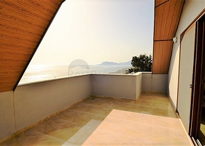 شقة واسعة على البحر مباشرة في الانيا / كاستل