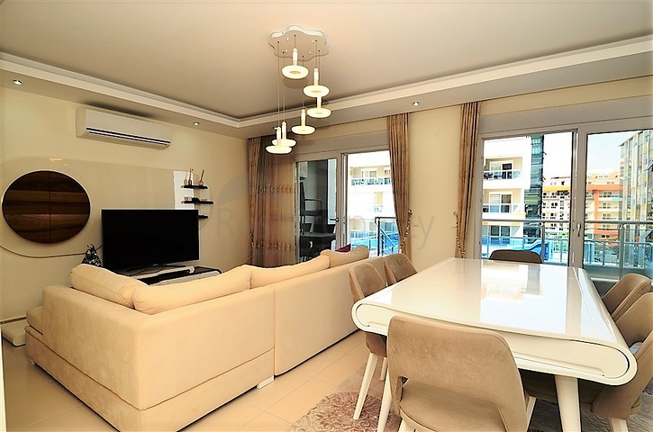 شقة دوبلكس بثلاث غرف نوم وصالة في كاستيل / الانيا 