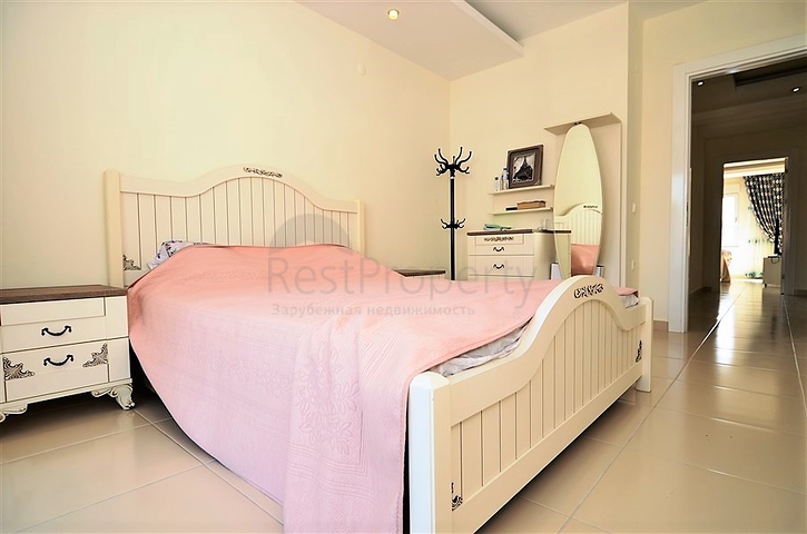 شقة دوبلكس بثلاث غرف نوم وصالة في كاستيل / الانيا 