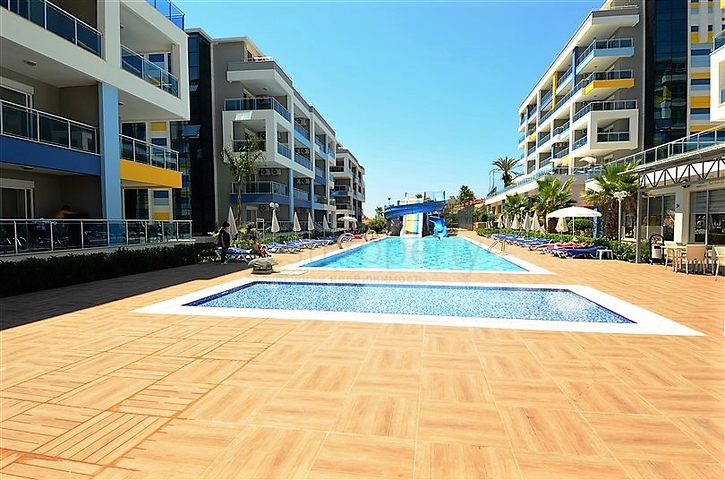 شقة دوبلكس بثلاث غرف نوم وصالة في كاستيل / الانيا 