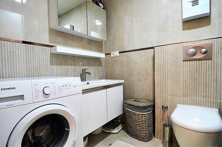 شقة دوبلكس بثلاث غرف نوم وصالة في كاستيل / الانيا 