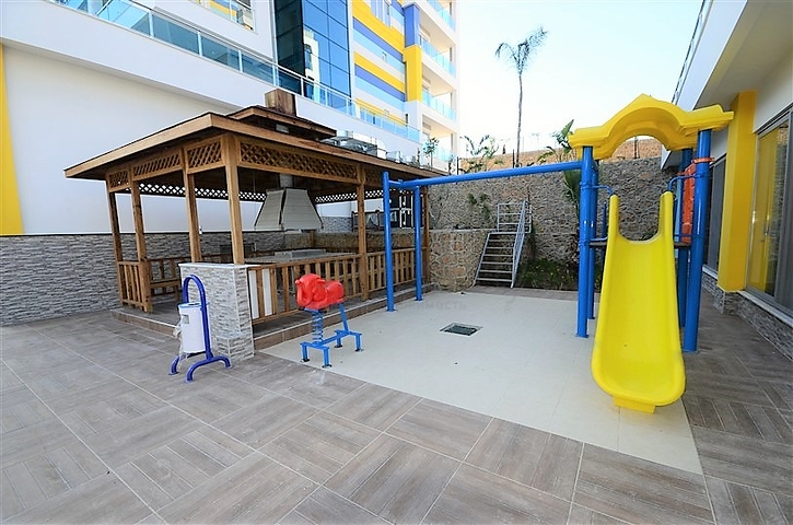 شقة دوبلكس بثلاث غرف نوم وصالة في كاستيل / الانيا 