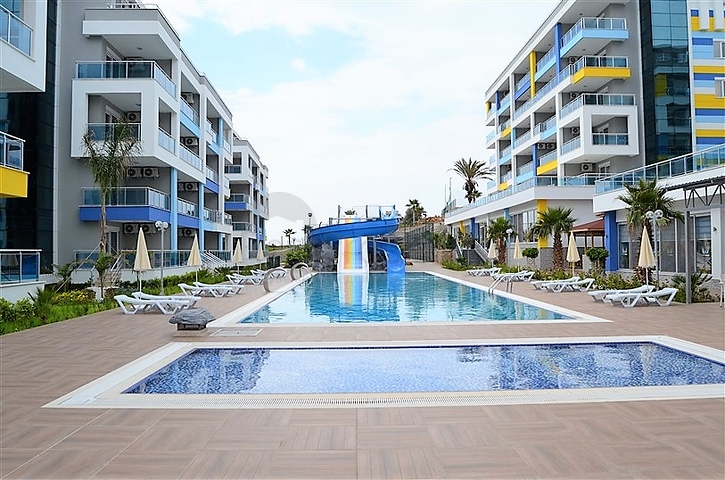 شقة دوبلكس بثلاث غرف نوم وصالة في كاستيل / الانيا 