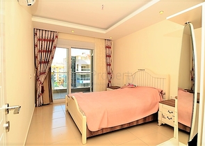 شقة دوبلكس بثلاث غرف نوم وصالة في كاستيل / الانيا 