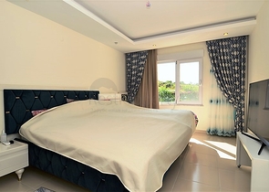 شقة دوبلكس بثلاث غرف نوم وصالة في كاستيل / الانيا 