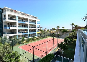 شقة دوبلكس بثلاث غرف نوم وصالة في كاستيل / الانيا 