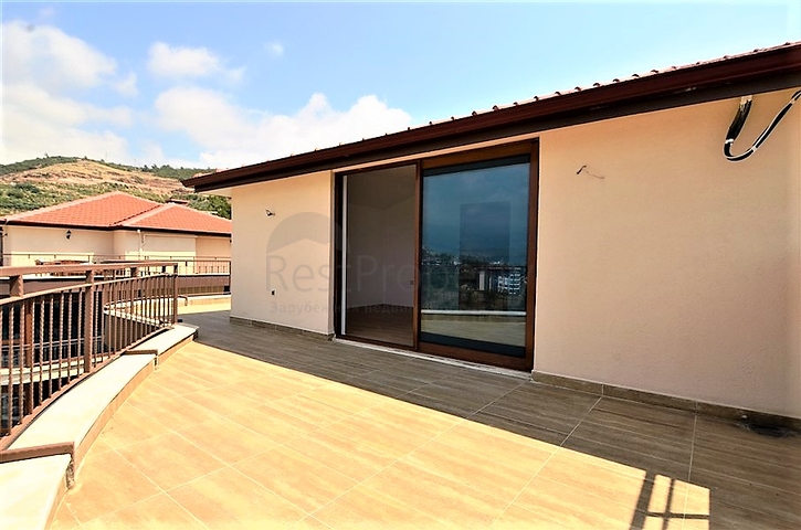 شقق ودوبلكس ضمن مجمع سكني حديث قريب من البحر في كارجي جاك / الانيا 