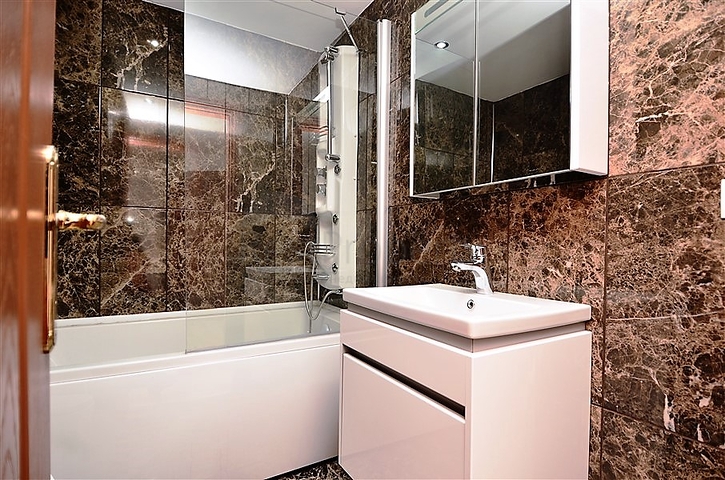 شقق ودوبلكس ضمن مجمع سكني حديث قريب من البحر في كارجي جاك / الانيا 