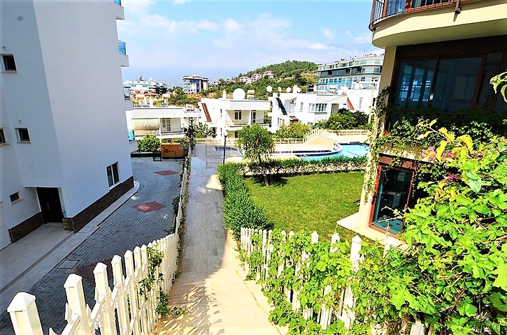 شقق ودوبلكس ضمن مجمع سكني حديث قريب من البحر في كارجي جاك / الانيا 