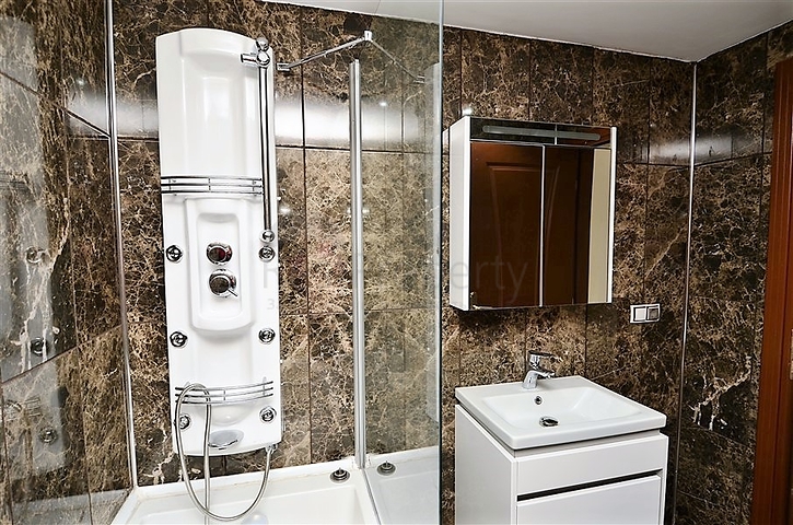 شقق ودوبلكس ضمن مجمع سكني حديث قريب من البحر في كارجي جاك / الانيا 