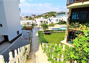 شقق ودوبلكس ضمن مجمع سكني حديث قريب من البحر في كارجي جاك / الانيا 