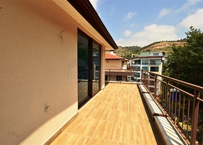 شقق ودوبلكس ضمن مجمع سكني حديث قريب من البحر في كارجي جاك / الانيا 