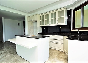 شقق ودوبلكس ضمن مجمع سكني حديث قريب من البحر في كارجي جاك / الانيا 