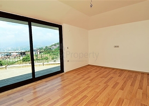 شقق ودوبلكس ضمن مجمع سكني حديث قريب من البحر في كارجي جاك / الانيا 