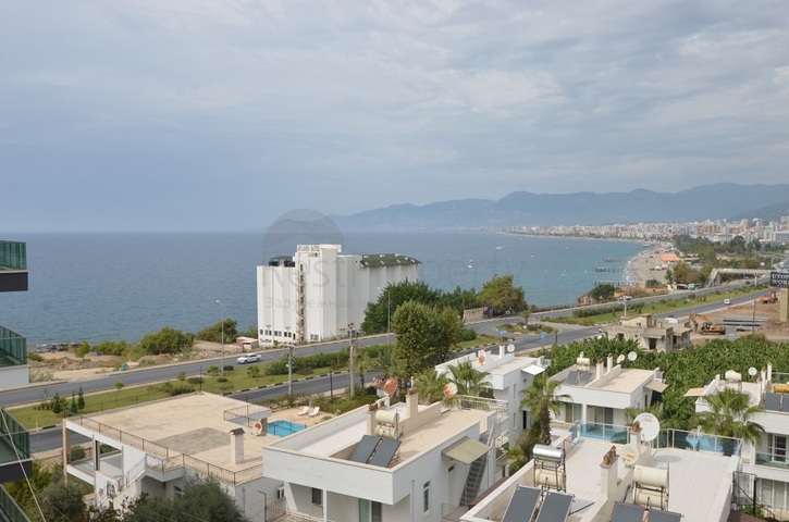 شقق باطلالة مميزة ضمن مجمع سكني اول صف على البحر - كارجي جاك / الانيا 