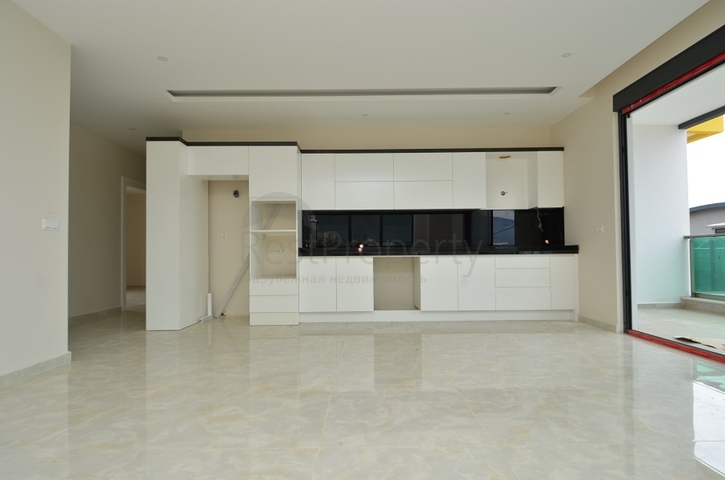 شقق باطلالة مميزة ضمن مجمع سكني اول صف على البحر - كارجي جاك / الانيا 