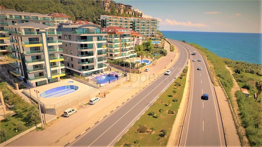 شقق باطلالة مميزة ضمن مجمع سكني اول صف على البحر - كارجي جاك / الانيا 