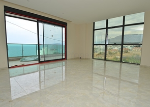 شقق باطلالة مميزة ضمن مجمع سكني اول صف على البحر - كارجي جاك / الانيا 