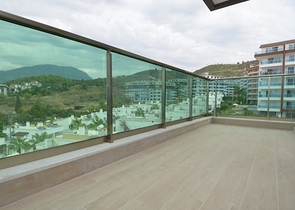 شقق باطلالة مميزة ضمن مجمع سكني اول صف على البحر - كارجي جاك / الانيا 