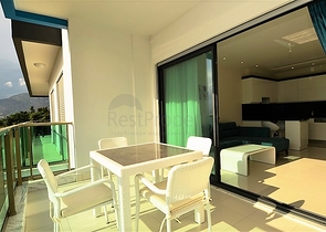 اطلالة بحر - شقة غرفة نوم وصالة ضمن مجمع خمس نجوم في الانيا  