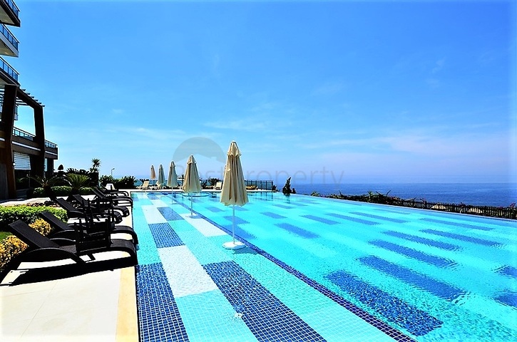 اطلالة بحر مباشرة - دوبلكس فاخرة لعشاق التميز - في الانيا 