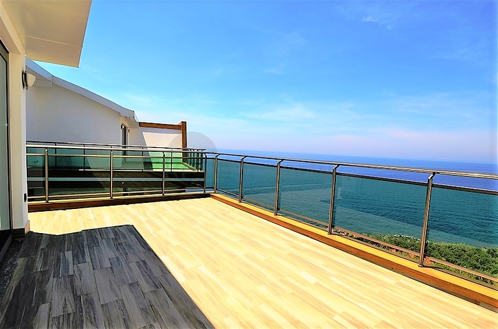 اطلالة بحر مباشرة - دوبلكس فاخرة لعشاق التميز - في الانيا 