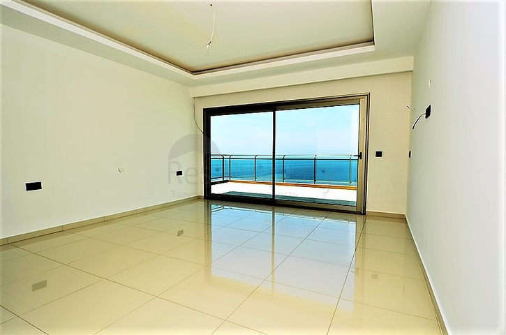 اطلالة بحر مباشرة - دوبلكس فاخرة لعشاق التميز - في الانيا 