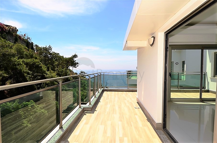 اطلالة بحر مباشرة - دوبلكس فاخرة لعشاق التميز - في الانيا 