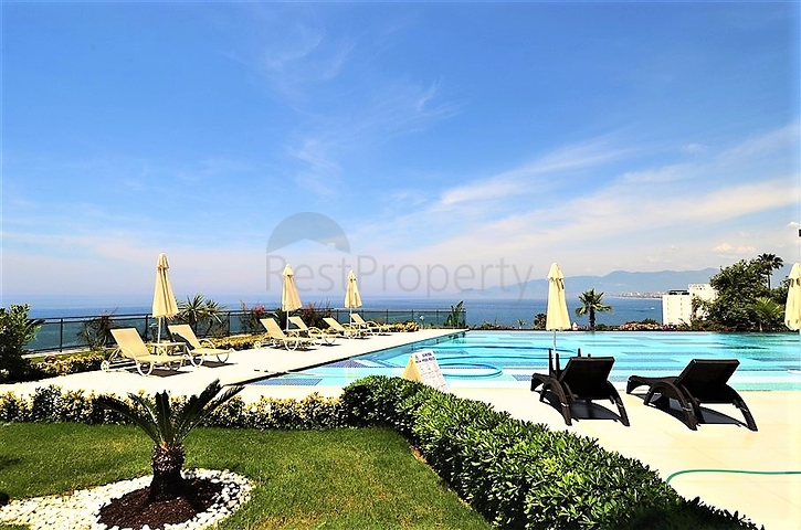 اطلالة بحر مباشرة - دوبلكس فاخرة لعشاق التميز - في الانيا 