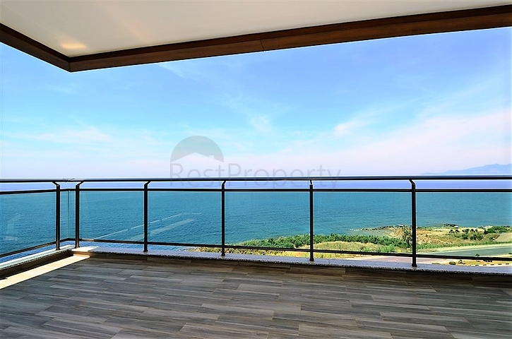 اطلالة بحر مباشرة - دوبلكس فاخرة لعشاق التميز - في الانيا 