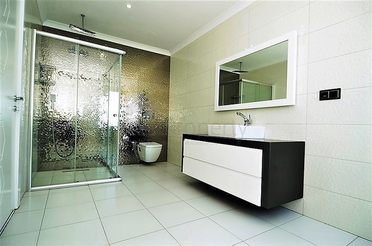 اطلالة بحر مباشرة - دوبلكس فاخرة لعشاق التميز - في الانيا 