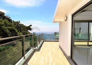 اطلالة بحر مباشرة - دوبلكس فاخرة لعشاق التميز - في الانيا 